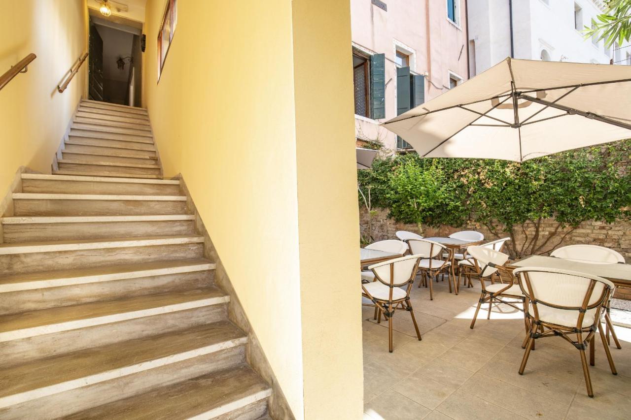 Residenza Centopietre - Dorsoduro Venecia Exterior foto
